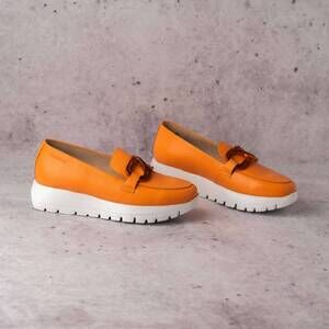 NEW WONDERS women's wild apricot loafers in orange